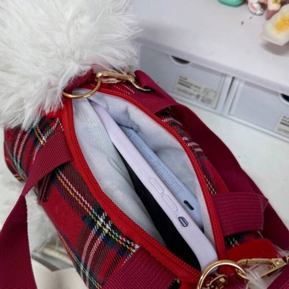 {NEW} Plaid Red and White Dog Plush Handbag - Picture 4 of 12
